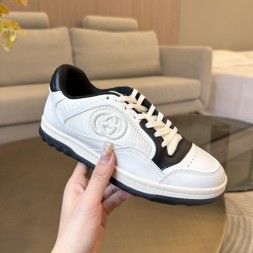 구찌 남여공용 스니커즈 670533-3