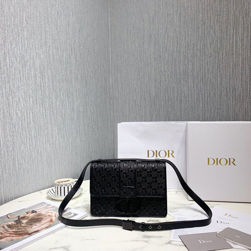 디올 송아지 가죽 몽테인 플랩 백 M9203 블랙 메탈