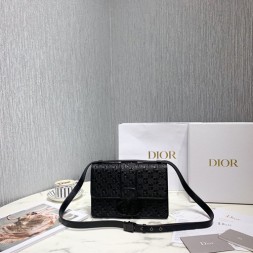 디올 송아지 가죽 몽테인 플랩 백 M9203 블랙 메탈