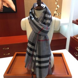 버버리 신상 스카프 BB3615