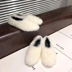 셀린느 신상 퍼 플랫 슈즈 325113 화이트