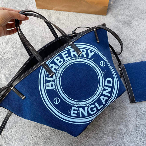 버버리 신상 비치 토트백 80431041-6
