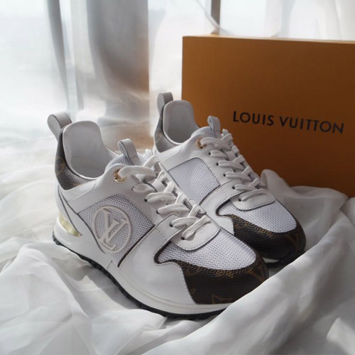 루이비통 런 어웨이 스니커즈 1A643B 화이트