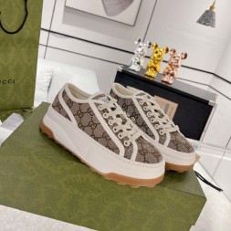 구찌 여성용 스니커즈 670495-5