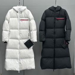 프라다 여성용 롱패딩  3A546