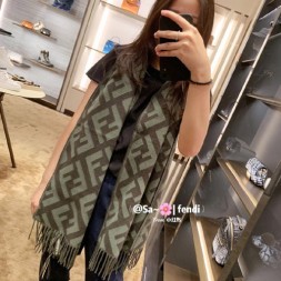 펜디 신상 스카프 FD70212-4