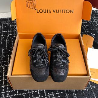 루이비통 여성용 스니커즈  M0579-2