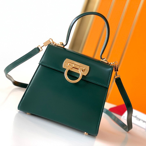 페레가모 켈리백 스몰 21E887 그린