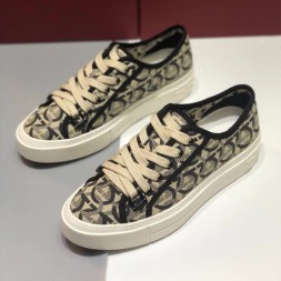 페레가모 남여공용 신상 스니커즈 F38062