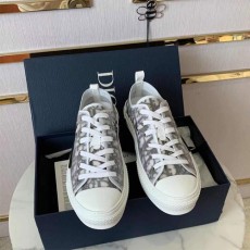 디올 남여공용 신상 스니커즈 M50040