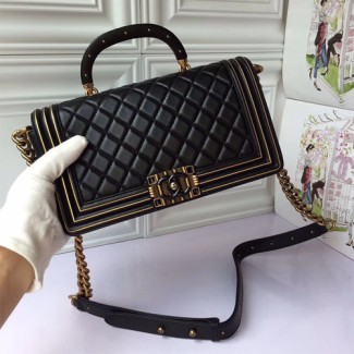 샤넬 신상 보이 플랩백 A67086 램스킨 블랙