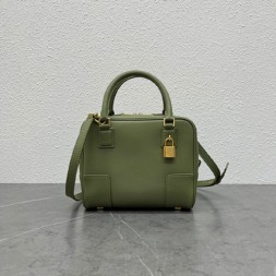 로에베 아마조나 19 스퀘어백 11900-1