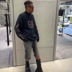 발렌시아가 남여공용 니트  528812