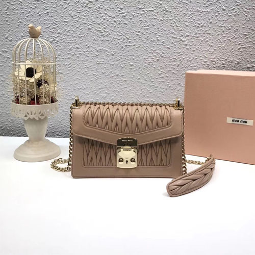 미우미우 마테라세 퀼트 숄더백 5BD083 누드