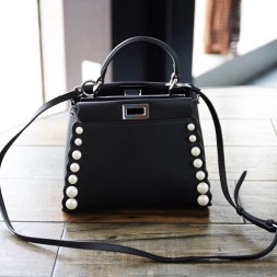 펜디 신상 미니 피카부백 8BN245 진주 블랙