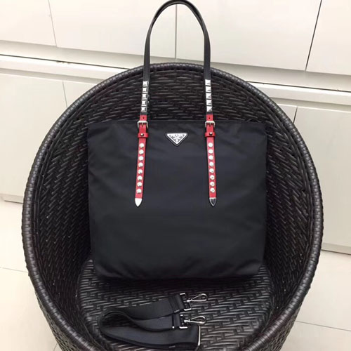 프라다 18 F/W 프라다 스터드 토트백 1BG212