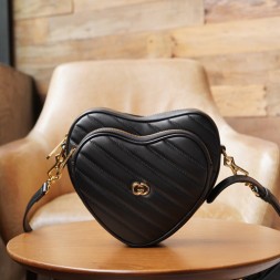구찌 인터로킹 G 미니 하트 숄더백 751628 블랙