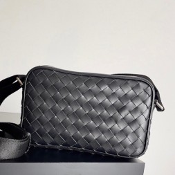 보테가 인트레치아토 스몰 카메라 백 V6614 블랙