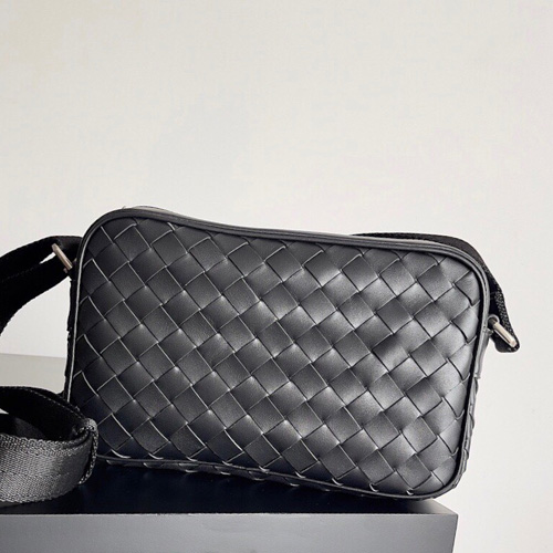 보테가 인트레치아토 스몰 카메라 백 V6614 블랙