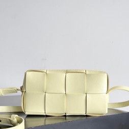 보테가 카세트 미니 크로스바디 백 755031-4