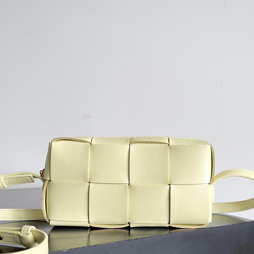 보테가 카세트 미니 크로스바디 백 755031-4