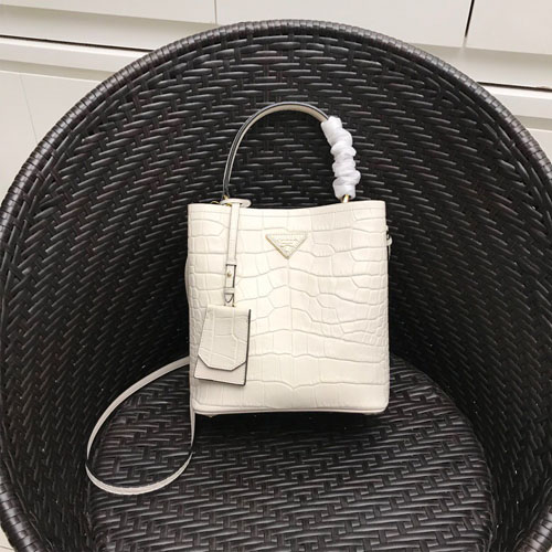 프라다 악어무늬 더블백 1BA212 화이트