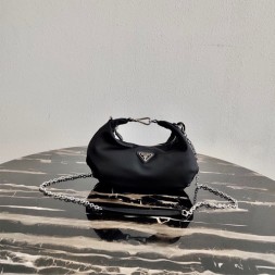 프라다 리에디션 나일론 호보백 1BH172 블랙