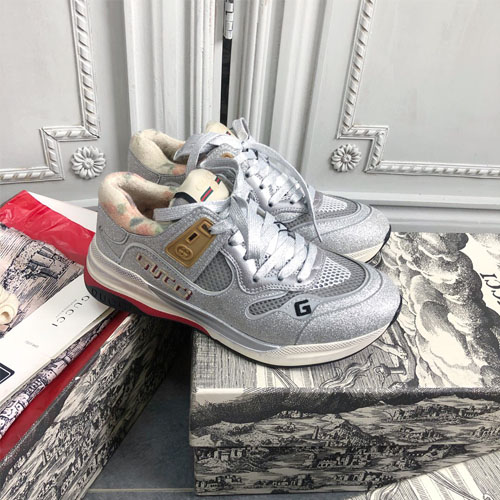 구찌 남여공용 신상 스니커즈 620254