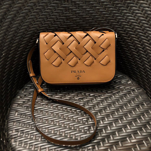 프라다 비텔로 라지 우븐 숄더백 1BD246 브라운