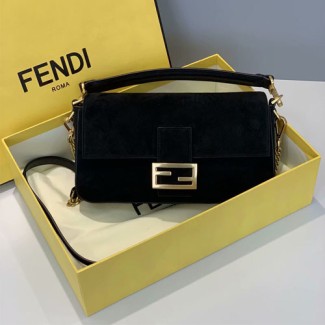 펜디 미듐 스웨이드 바게트백 8BR600 블랙