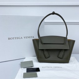 보테가 프렌치 카프스킨 아르코 33 백 580725 그린