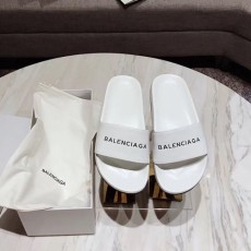 발렌시아가 남여공용 신상 슬리퍼 26326 화이트