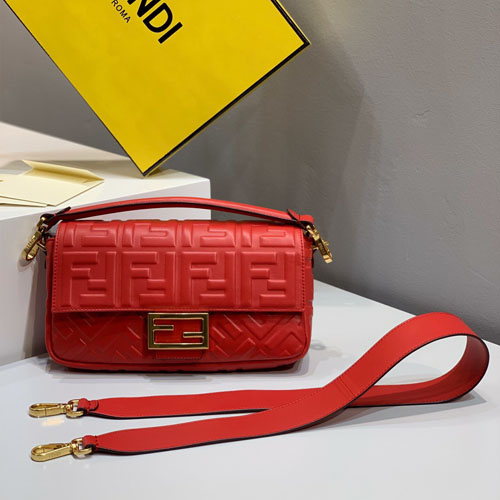 펜디 미듐 바게트백 8BR600 레드