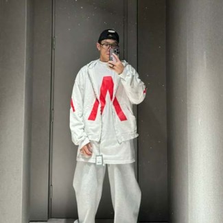 발렌시아가 남여공용 긴팔 528837-2