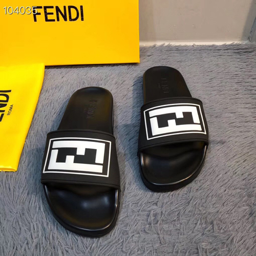 펜디 남여공용 신상 슬리퍼 FD46057