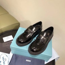 프라다 신상 로퍼 F0737