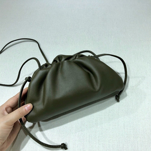 보테가 버터 카프 파우치 20 585852 카키