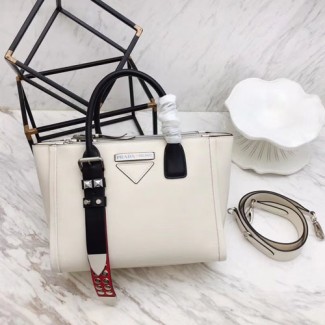 프라다 18S/S 가죽 토트백 1BA175 화이트