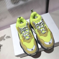 발렌시아가 남여공용 신상 트리플S 483513-21