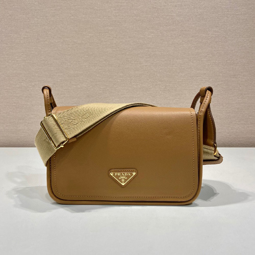 프라다 송아지가죽 크로스백 1BD372