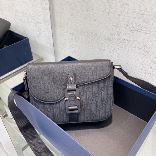 디올 새들 스트랩백 M9957