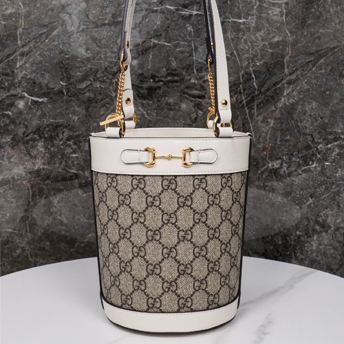 구찌 1955 홀스빗 스몰 버킷백 ‎637115 화이트