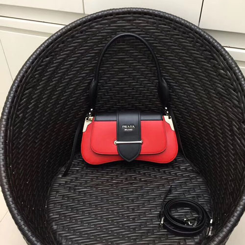 프라다 시도니 가죽 숄더백 1BD168 레드