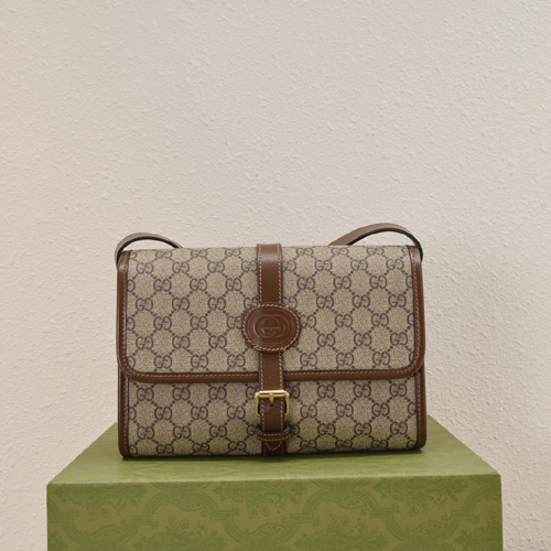 구찌 인터로킹 GG 메신저백 745679