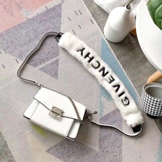 지방시 신상 GV3 스몰 숄더백 BB501 화이트 은장