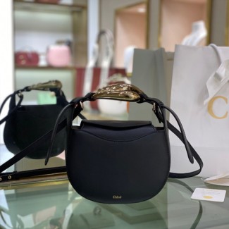 끌로에 KISS 스몰 백 21S350 카프스킨 블랙