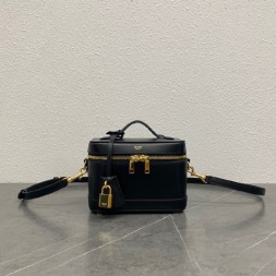 셀린느 새틴 베니티백 119463-1