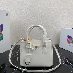 프라다 겔러리아 사피아노 마이크로 백 1BA906 화이트