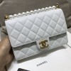 샤넬 신상 진주장식 플랩백 AS0585 램스킨 화이트