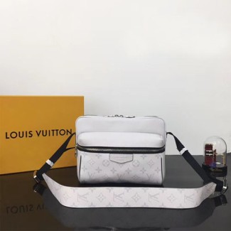 루이비통 아웃도어 메신저 M30243